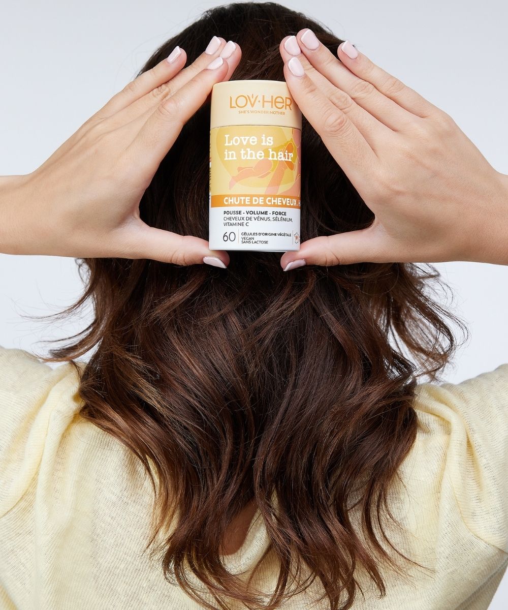 Femme cheveux forts Love is in the Hair complément anti-chute LOV·HER
