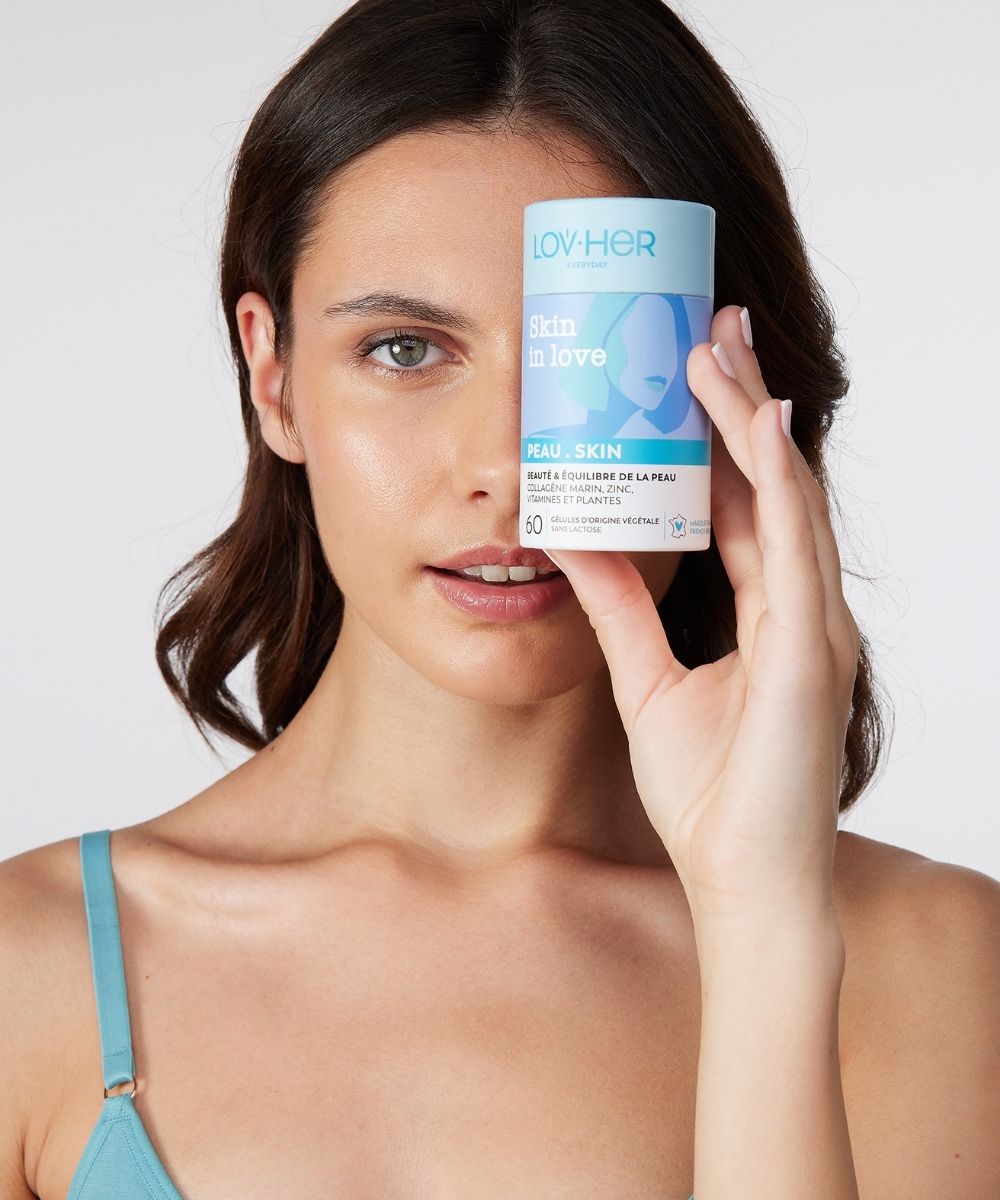 Femme peau nette lumineuse Skin in Love complément beauté de la peau LOV·HER